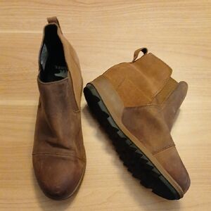 Sorel "Evie" Chelsea Pull On Waterproof Ankle Boots in Size 10 (Toffee)